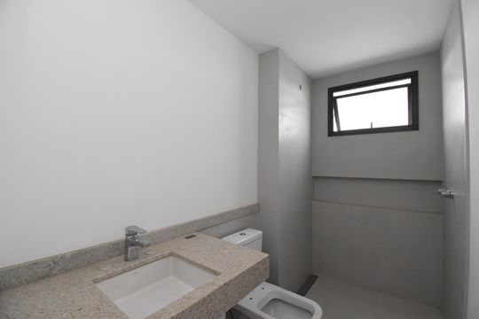 Banheiro da Suíte de apartamento à venda com 3 quartos, 90m² em Boa Vista, Curitiba