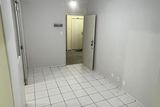 Sala de apartamento para alugar com 2 quartos, 44m² em Pantanal, Florianópolis