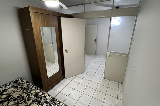 Quarto 1 de apartamento para alugar com 2 quartos, 44m² em Pantanal, Florianópolis