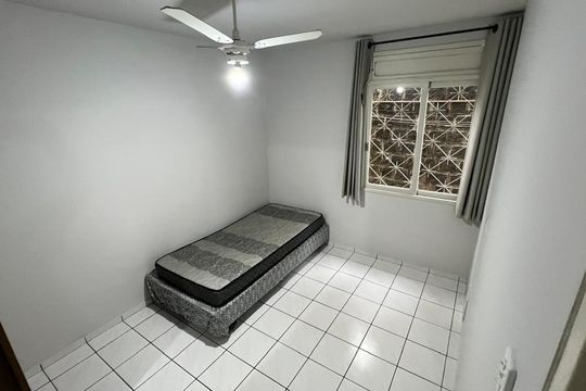 Quarto 2 de apartamento para alugar com 2 quartos, 44m² em Pantanal, Florianópolis