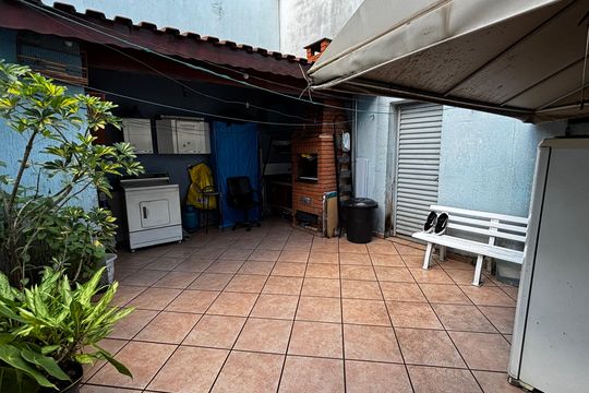 Quintal de casa à venda com 2 quartos, 108m² em Santa Terezinha, Santo André