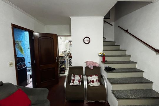 Sala de casa à venda com 2 quartos, 108m² em Santa Terezinha, Santo André