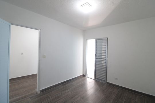 Quarto de casa à venda com 1 quarto, 65m² em Jardim Santa Barbara, São Paulo