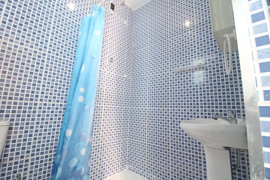 Banheiro de casa à venda com 1 quarto, 65m² em Jardim Santa Barbara, São Paulo