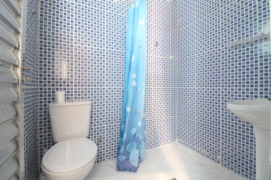 Banheiro de casa à venda com 1 quarto, 65m² em Jardim Santa Barbara, São Paulo