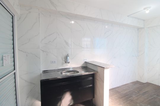 Cozinha de casa à venda com 1 quarto, 65m² em Jardim Santa Barbara, São Paulo