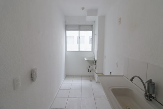 Cozinha e Área de Serviço de apartamento para alugar com 2 quartos, 40m² em Jardim do Lago, Osasco