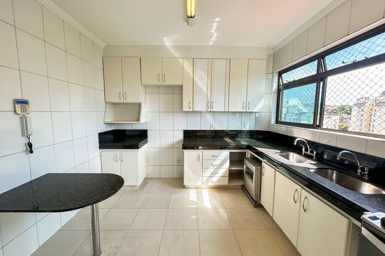 Apartamento à venda com 4 quartos, 364m² em São José, Belo Horizonte