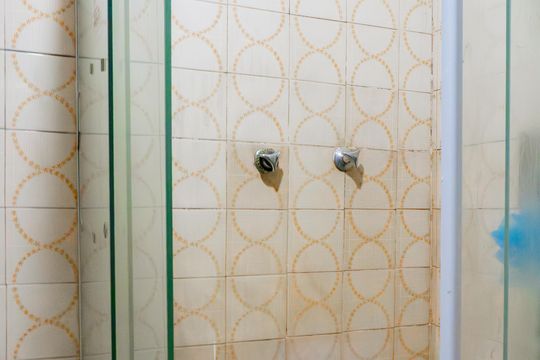 Banheiro de apartamento à venda com 2 quartos, 50m² em Vila Isabel, Rio de Janeiro