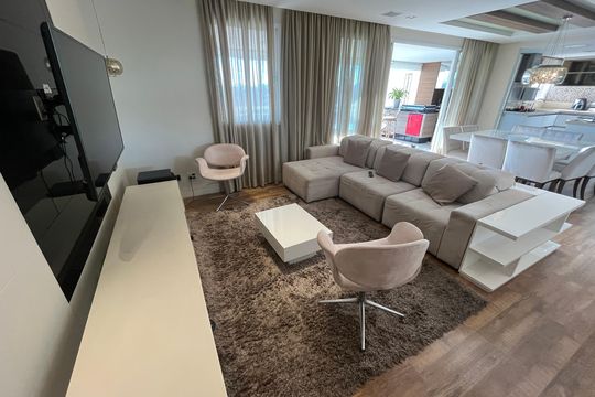 Sala de TV de apartamento à venda com 3 quartos, 141m² em Jardim Colombo, São Paulo