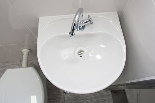 Banheiro de casa para alugar com 1 quarto, 20m² em Canhema, Diadema