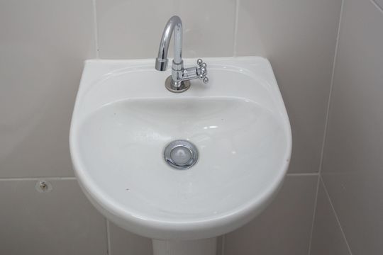 Banheiro de casa para alugar com 1 quarto, 45m² em Canhema, Diadema