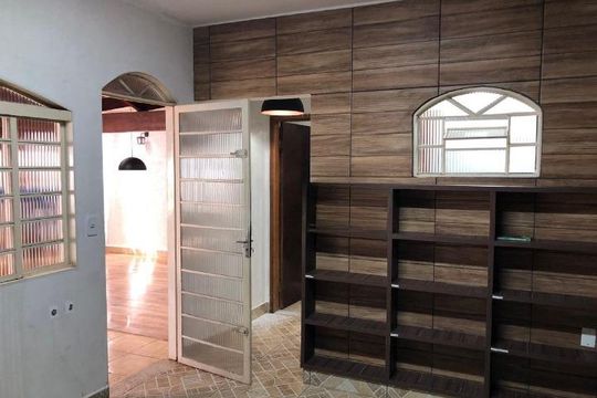 Quarto de casa para alugar com 3 quartos, 270m² em Santa Mônica, Uberlândia