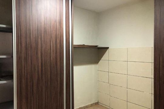 Quarto de casa para alugar com 3 quartos, 270m² em Santa Mônica, Uberlândia