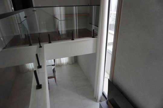 Vista do piso superior de casa de condomínio para alugar com 3 quartos, 200m² em Suru, Barueri