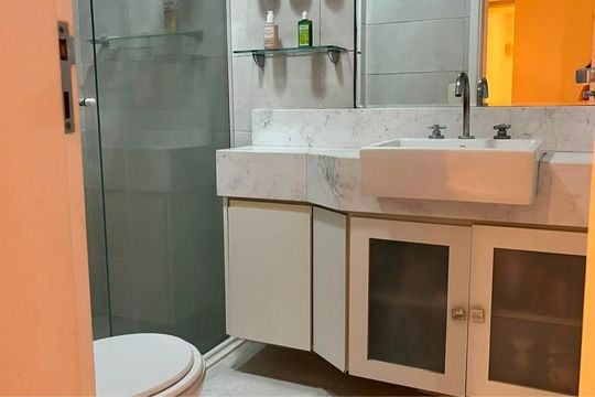 Banheiro de apartamento à venda com 3 quartos, 126m² em Vila Gertrudes, São Paulo