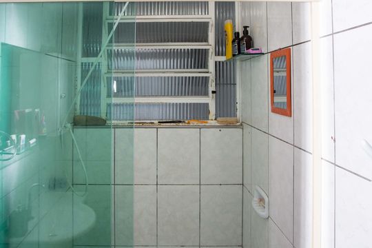 Banheiro de apartamento para alugar com 2 quartos, 50m² em Casa Grande, Diadema