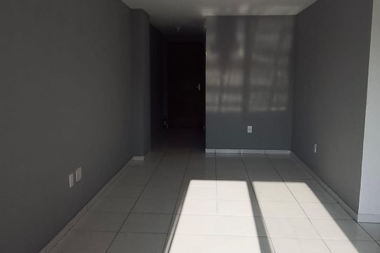 Sala de apartamento à venda com 2 quartos, 60m² em Curicica, Rio de Janeiro