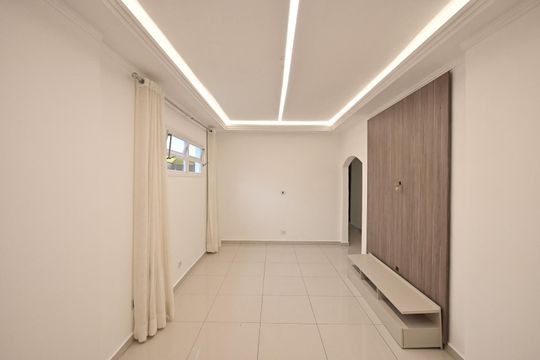 Sala de casa à venda com 4 quartos, 280m² em Jardim Umarizal, São Paulo