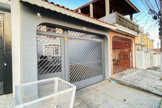 Fachada de casa para alugar com 3 quartos, 285m² em Parque Boturussu, São Paulo