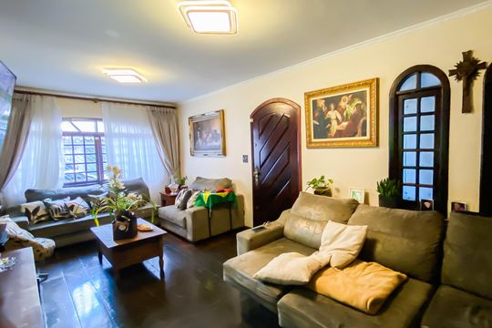 Casa para alugar com 3 quartos, 285m² em Parque Boturussu, São Paulo