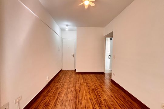 Sala de apartamento para alugar com 1 quarto, 35m² em Indianópolis, São Paulo