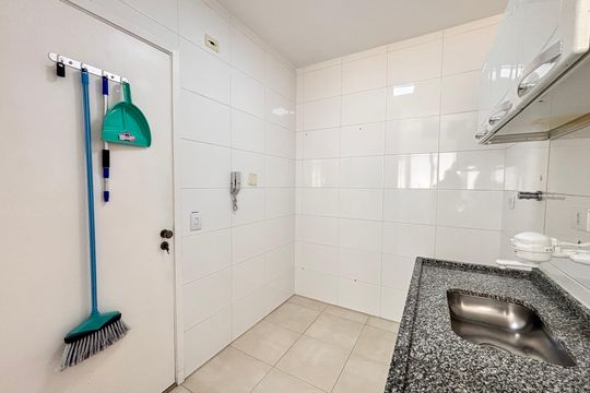 Cozinha de apartamento para alugar com 1 quarto, 35m² em Indianópolis, São Paulo