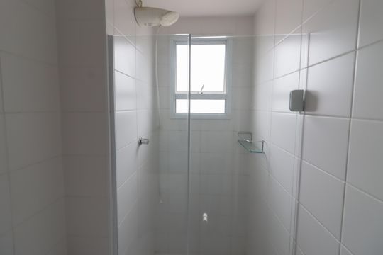 Banheiro 2 de apartamento para alugar com 2 quartos, 63m² em Presidente Altino, Osasco