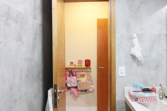 Quarto 1 - Suíte Banheiro  de casa à venda com 3 quartos, 200m² em Baeta Neves, São Bernardo do Campo