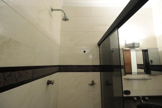 Banheiro da Suíte 2 de casa à venda com 3 quartos, 215m² em Parque São Jorge, São Paulo