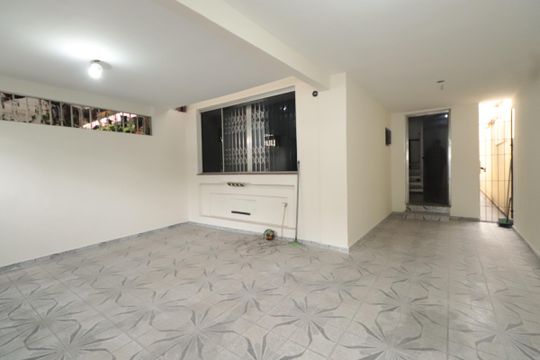 Garagem de casa à venda com 3 quartos, 215m² em Parque São Jorge, São Paulo