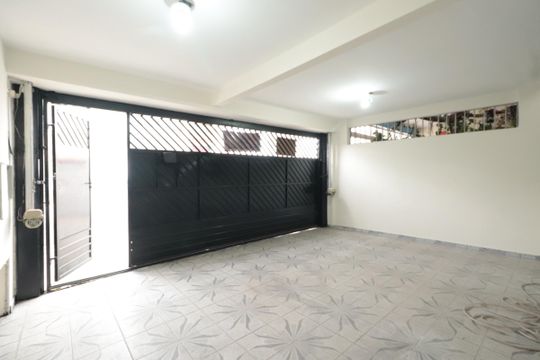 Garagem de casa à venda com 3 quartos, 215m² em Parque São Jorge, São Paulo