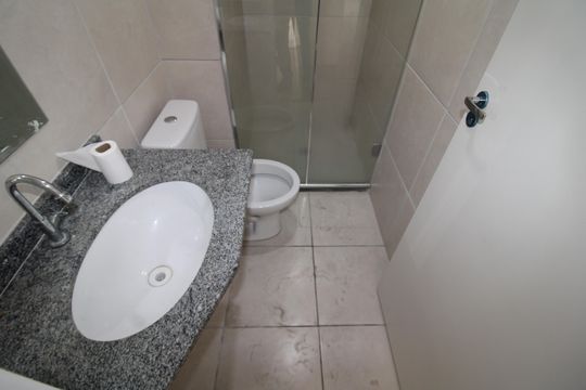 Banheiro de apartamento para alugar com 2 quartos, 49m² em Limão, São Paulo