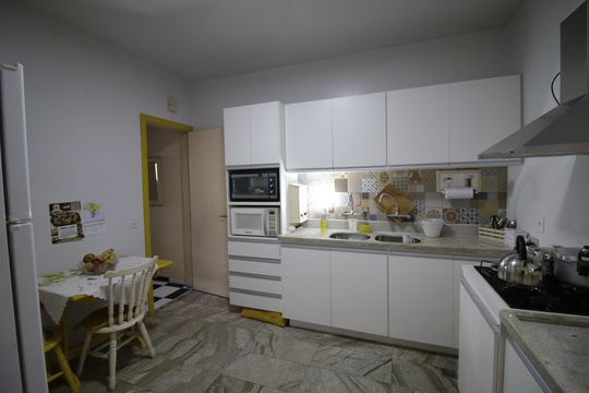 Cozinha de casa de condomínio para alugar com 3 quartos, 192m² em Freguesia (jacarepaguá), Rio de Janeiro