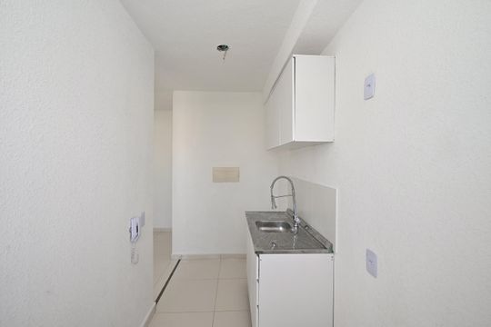Cozinha de apartamento para alugar com 2 quartos, 39m² em Jardim Paris, São Paulo