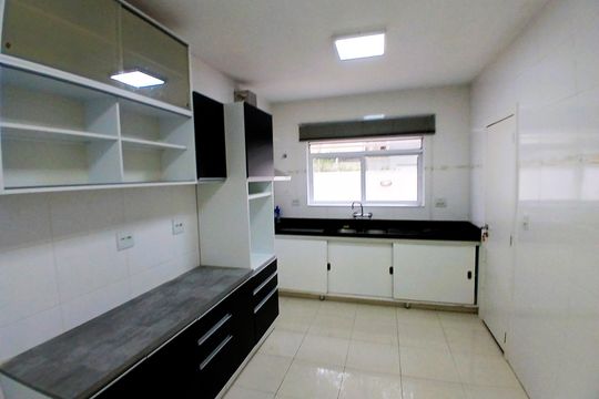 Cozinha de casa de condomínio à venda com 5 quartos, 260m² em Vargem Grande, Rio de Janeiro