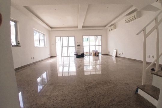Sala de casa de condomínio à venda com 5 quartos, 260m² em Vargem Grande, Rio de Janeiro