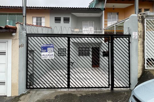 Fachada+Placa de casa para alugar com 2 quartos, 100m² em Cidade São Miguel, São Paulo