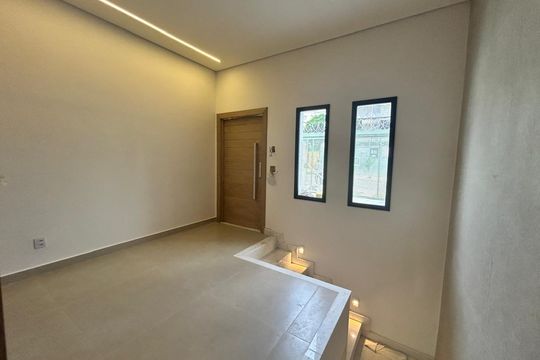 Sala de casa à venda com 3 quartos, 200m² em Planalto, Belo Horizonte