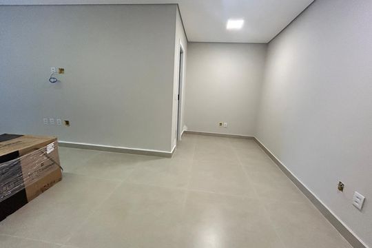 Sala de casa à venda com 3 quartos, 200m² em Planalto, Belo Horizonte