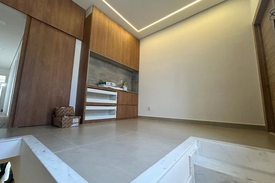 Casa à venda com 3 quartos, 200m² em Planalto, Belo Horizonte