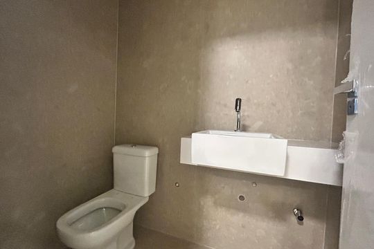Banheiro de casa à venda com 3 quartos, 200m² em Planalto, Belo Horizonte