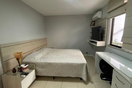 Quarto 1 de apartamento à venda com 2 quartos, 75m² em Praia da Bandeira, Rio de Janeiro