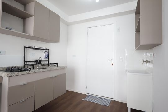 Cozinha de apartamento para alugar com 1 quarto, 27m² em Portal do Morumbi, São Paulo
