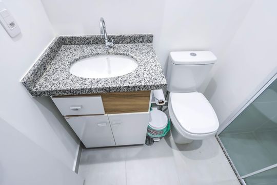 Banheiro de apartamento para alugar com 1 quarto, 30m² em Liberdade, São Paulo
