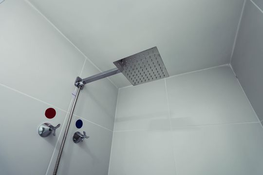 Banheiro de apartamento para alugar com 1 quarto, 30m² em Liberdade, São Paulo