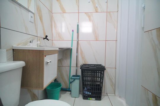 Banheiro de apartamento para alugar com 1 quarto, 30m² em Nova Sapucaia, Sapucaia do Sul