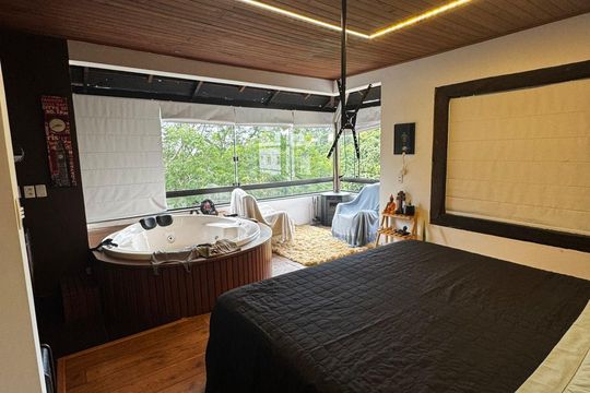 Quarto 2 de casa de condomínio para alugar com 2 quartos, 290m² em Jansen, Gravataí