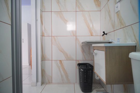 Banheiro de apartamento para alugar com 1 quarto, 30m² em Nova Sapucaia, Sapucaia do Sul