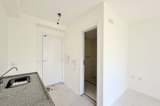 Cozinha de kitnet/studio à venda com 1 quarto, 24m² em Vila Cordeiro, São Paulo